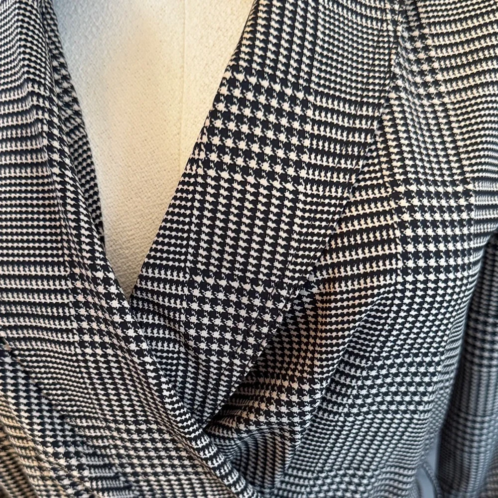 Calvin Klein Black and cream Herringbone pattern Wrap Dress~very classy! - Picture 8 of 13